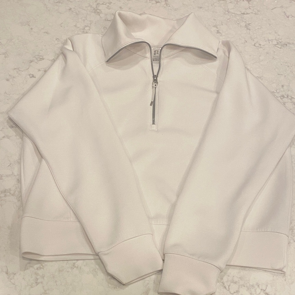 White Spanx Air Essentials Quarter Zip medium 
good condition normal pilling
